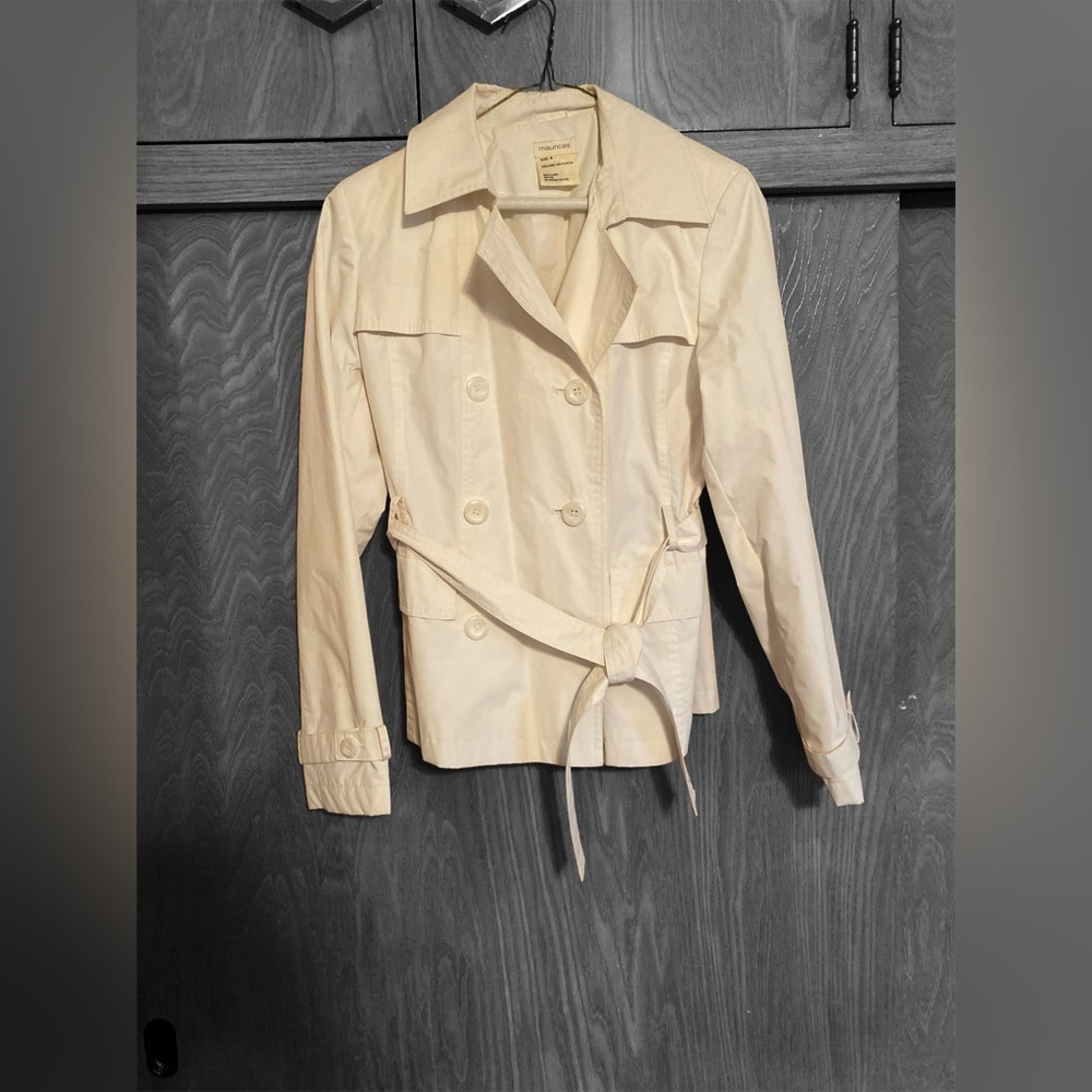 Maurices, off-white raincoat trench coat 100% polyester lined women’s me…